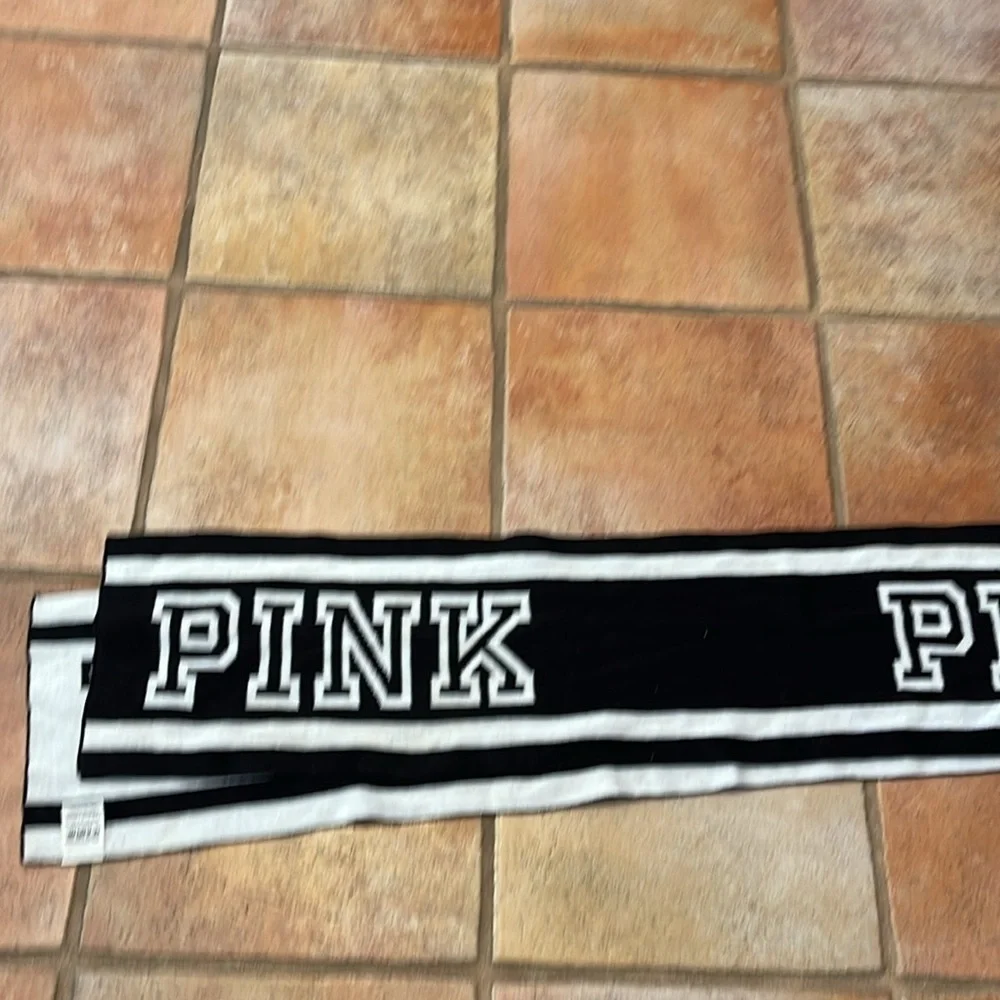 Victoria’s Secret PINK reversible, scarf